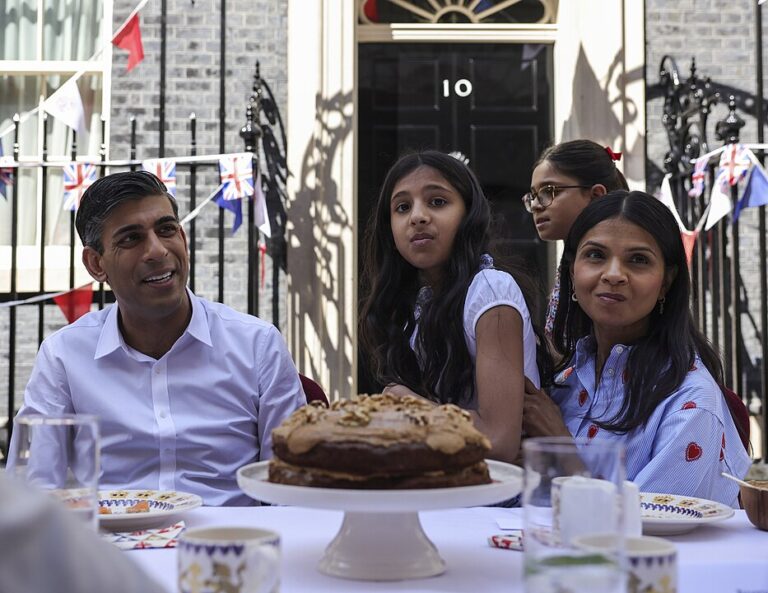 933px Prime Minister Rishi Sunak Attends Coronation Big Lunch 52877779154 Cropped.jpg